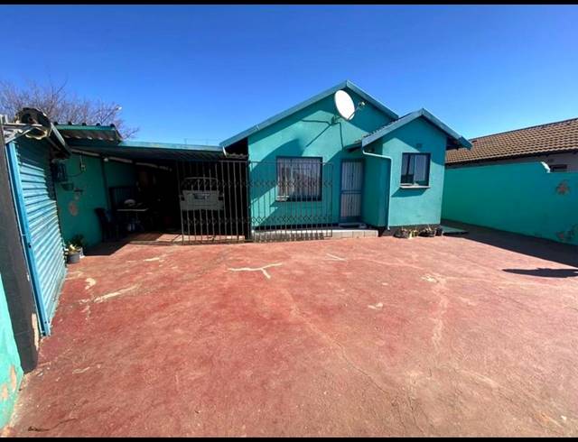2 BEDROOM HOUSE FOR SALE IN PROTEA GLEN